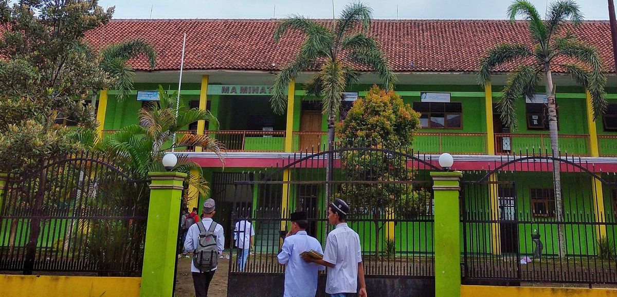 MA MINAT Kesugihan: Menyatukan Tradisi Pesantren dengan Pendidikan Modern